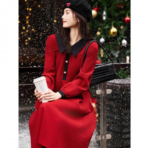 优雅翻领连衣裙