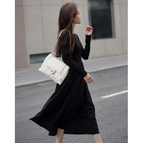 【面料拼接】2023秋季新品肩部镂空设计圆领长款连衣裙