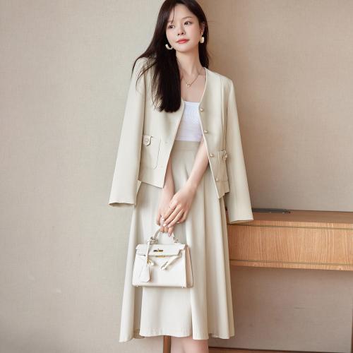 【H版V领】春秋季款都市休闲风平纹料珍珠搭扣外套