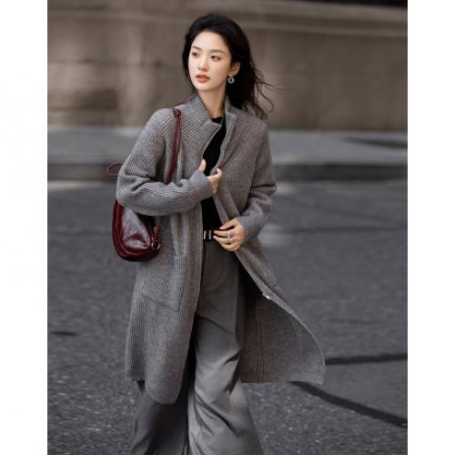 【高领毛衣开衫】2024冬款都市松弛感插肩袖双贴袋针织衫女