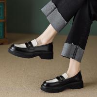 2024年春季新款简约百搭英伦风金色马鞍扣圆头深口乐福鞋女单鞋