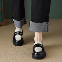 2024年春季新款简约百搭英伦风金色马鞍扣圆头深口乐福鞋女单鞋