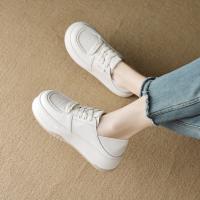 2024夏季时尚潮流简约字母印花舒适两穿厚底小白鞋女休闲鞋