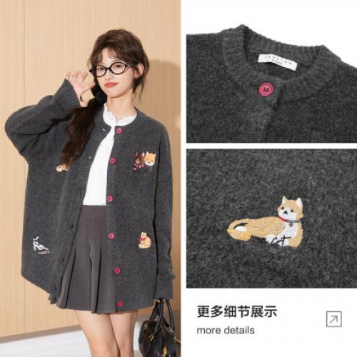 唐狮2025秋冬季女毛衣女圆领撞色钮扣图案机绣开衫毛线衫可爱