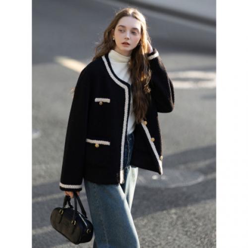 唐狮2026秋冬外套女高级轻奢女圆领撞色小香风皮毛一体短款外套