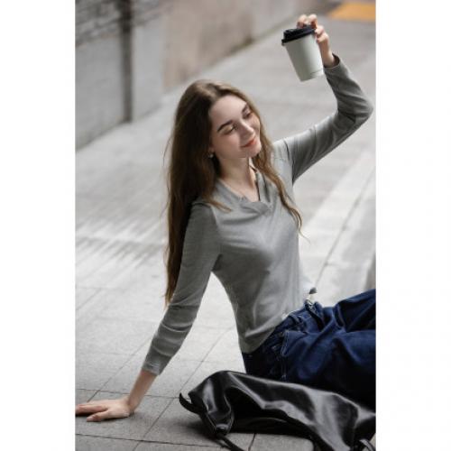 唐狮2026秋冬女V领净色针织女士打底衫秋季高级感洋气可外穿显瘦