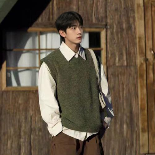 唐狮2026秋冬季毛衣男款背心小v领花纱外穿百搭休闲绿色毛线衫