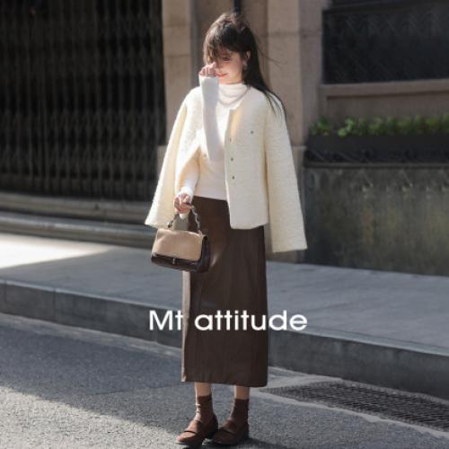 【茉莉奶白】秋款温暖休闲时尚搭扣设计气质圆领纯色短外套