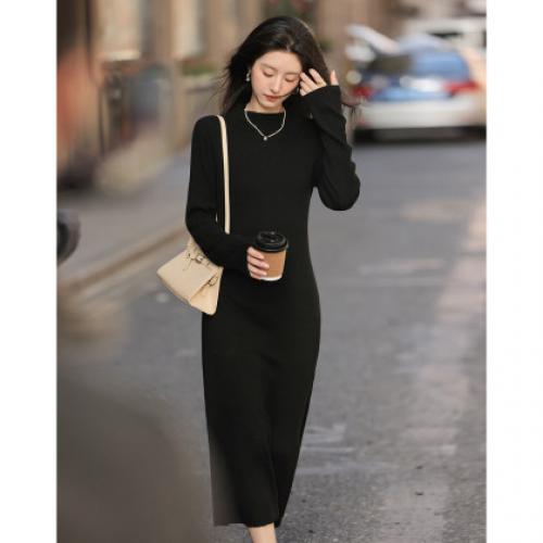 【时尚修身长裙】秋款半高领收腰长袖连衣裙