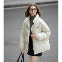 唐狮2026秋冬款女羽绒女立领满印前胸绣花短款羽绒服高级感减龄