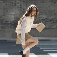 【史努比联名款】唐狮2025秋冬背心毛线衫女圆领蝴蝶结甜美系温柔